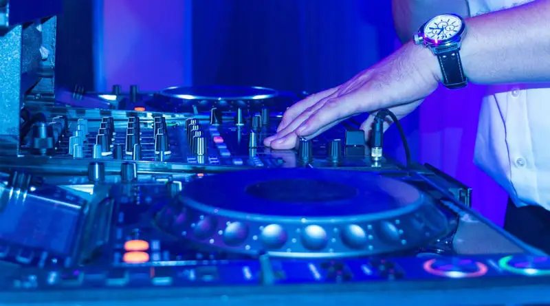 DJ Gabriel Echavarri